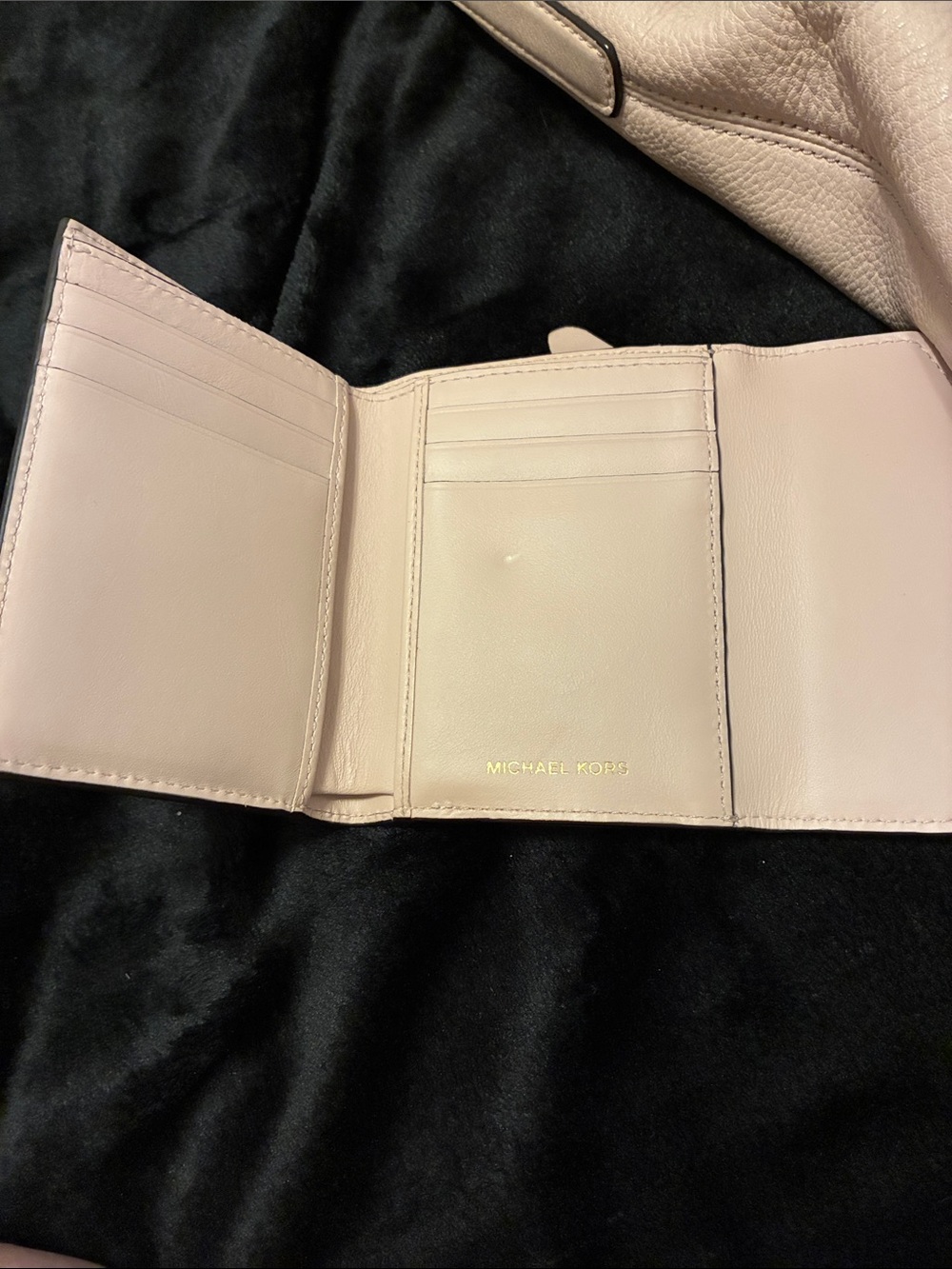Michael Kors Two-Tone Blush Pink & Cream Leather Zip Wallet - Picture 3 of 7